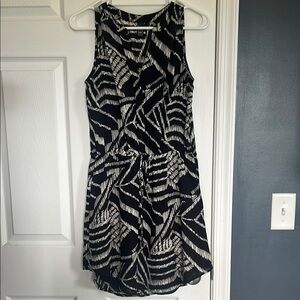 GAP Women’s Black and White Patterned V Neck Tank Dress with Drawstring Waist